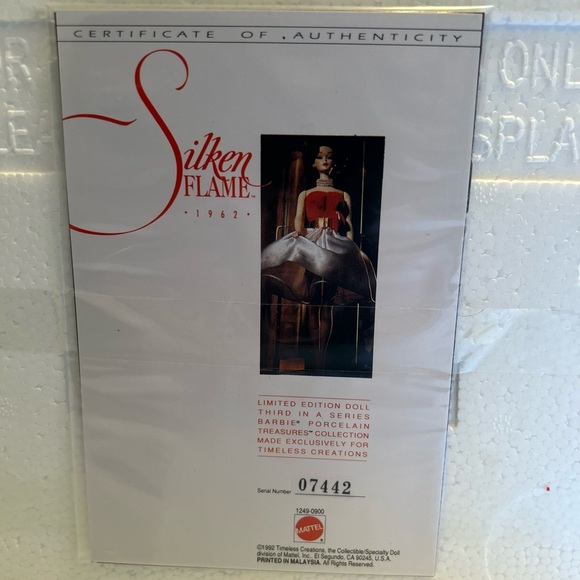 1962 Silken Flame Barbie (Brunette) - Picture 4 of 12